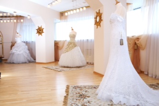 Самый крупный в России свадебный салон