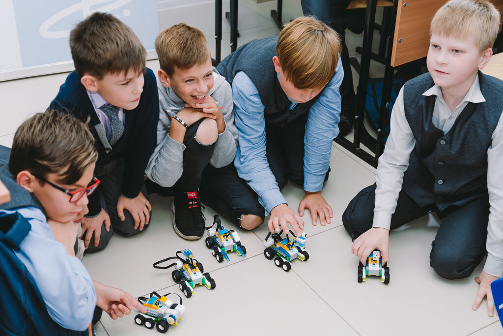 Сеть школ робототехники  для детей 4-12 лет