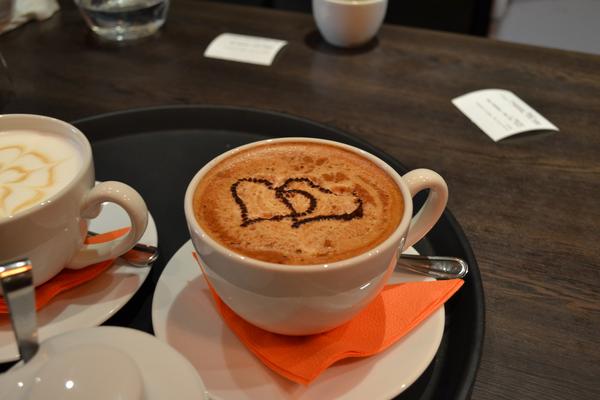 Кофейня формата "кофе с собой" у Гостиного Двора