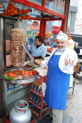 Шаверма в густонаселенном районе