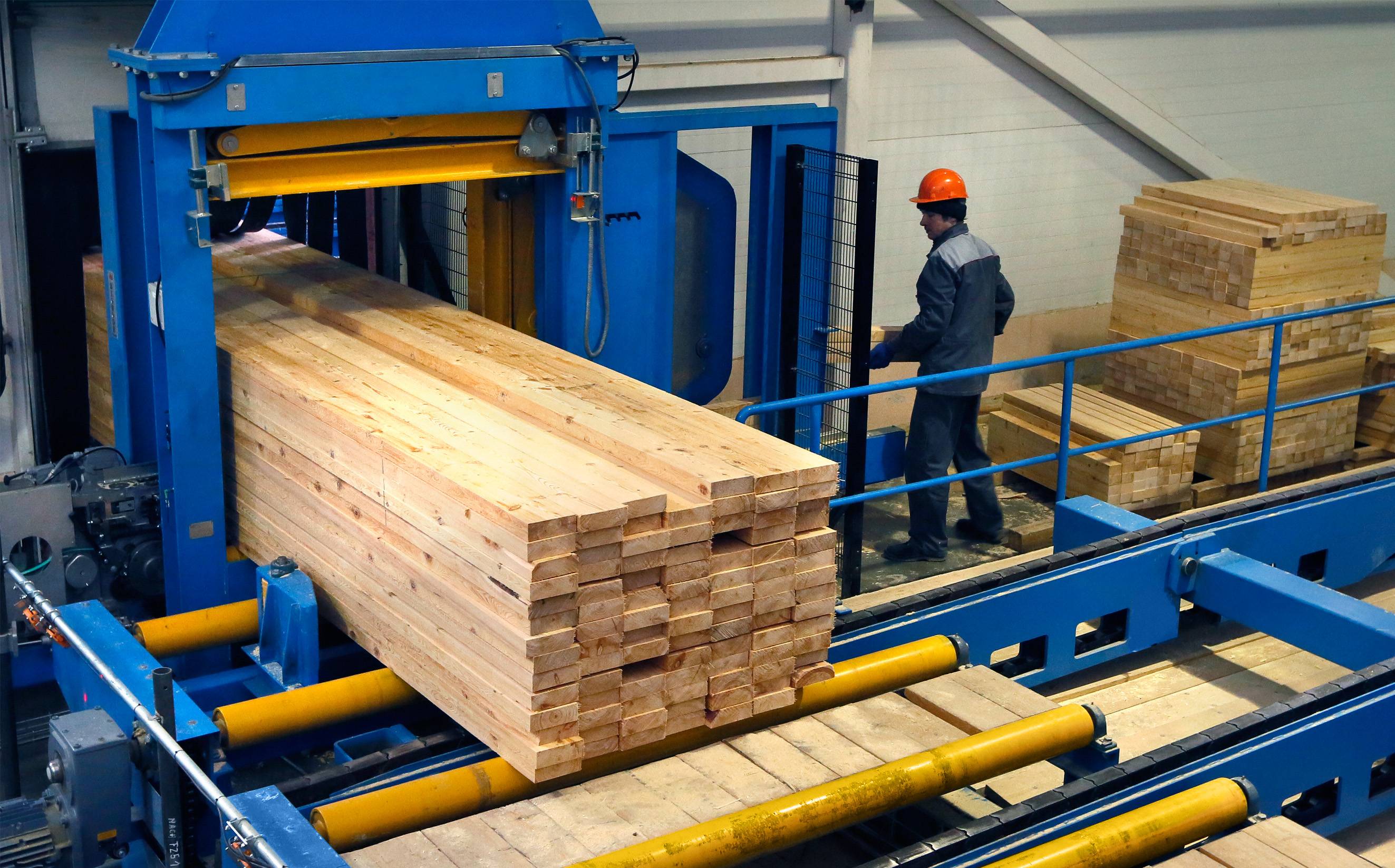 Производство п лесной. Лесопромышленный комплекс это деревообрабатывающее. Лесная промышленность деревоперерабатывающая промышленность,. Лесная промышленность лесопиление. Красноярский завод деревообрабатывающий комбинат.