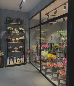 Цветочный магазин в Шушарах. 150 тр 1